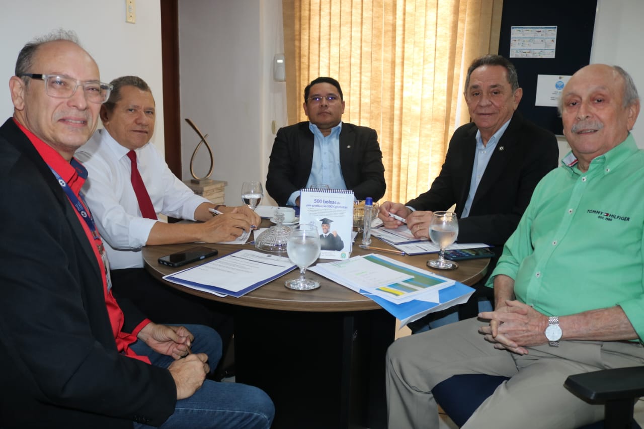 Diretoria do CRA-CE realiza reunião na sede da instituição